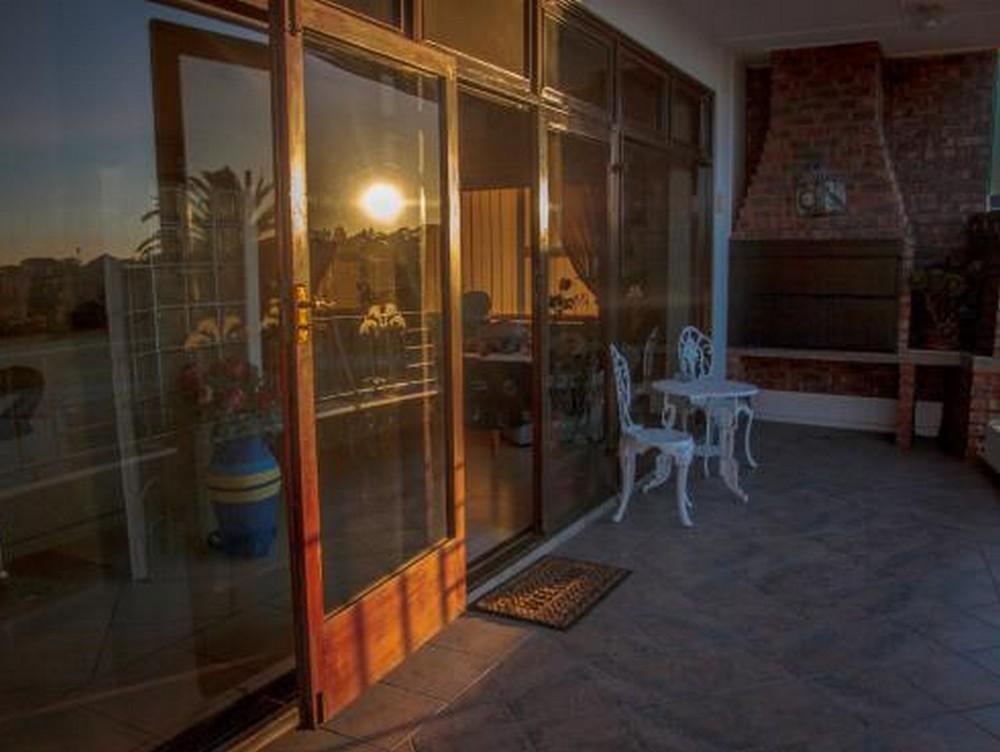 La Mer Guesthouse Порт-Элизабет Экстерьер фото